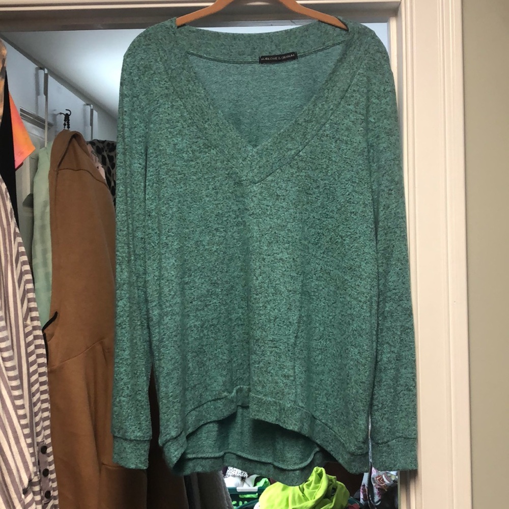 NWOT Harlow & Graham teal heathered v neck sweater